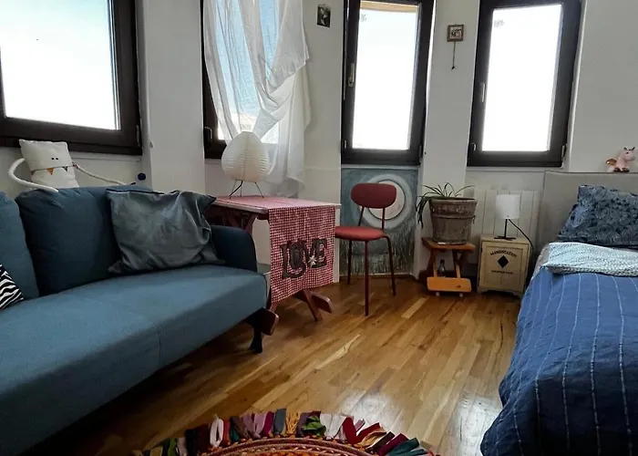 Artsy Studio, Self Check-in! 아파트 부쿠레슈티