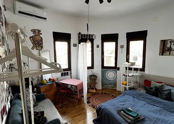 아파트 Artsy Studio, Self Check-in! *