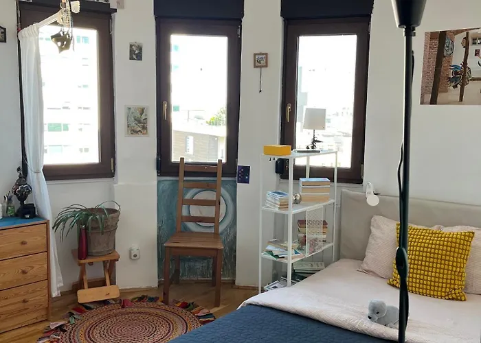 아파트 Artsy Studio, Self Check-in! 부쿠레슈티