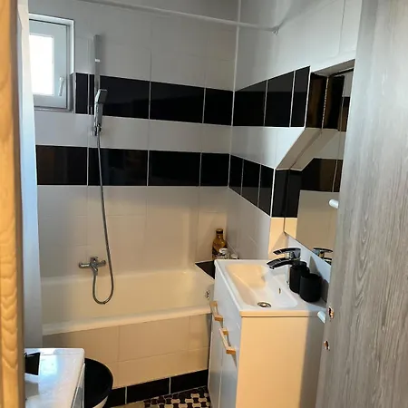 Apartment Artsy Studio, Self Check-in! Bucharest