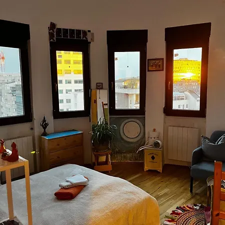 Апартаменты Artsy Studio, Self Check-in! *