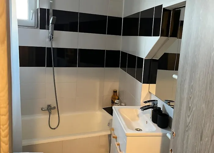 Apartment Artsy Studio, Self Check-in! Bucharest