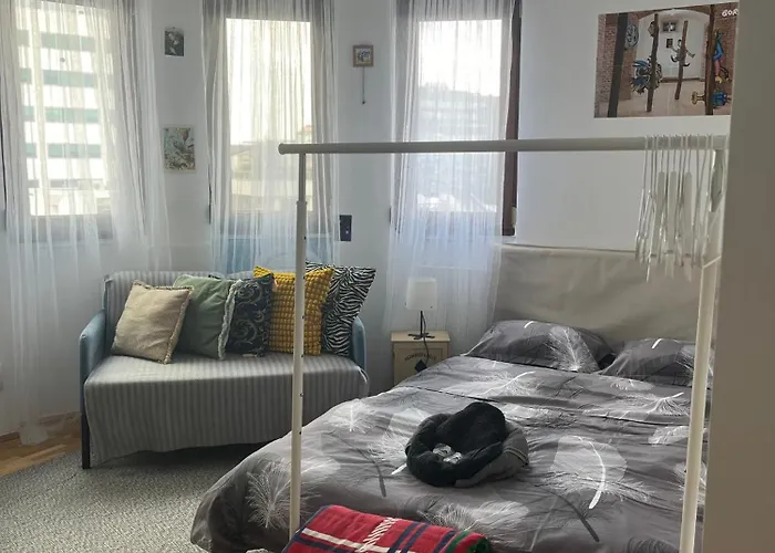 Artsy Studio, Self Check-in! Apartment Bucharest