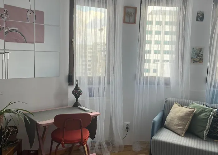 Artsy Studio, Self Check-in! Apartment