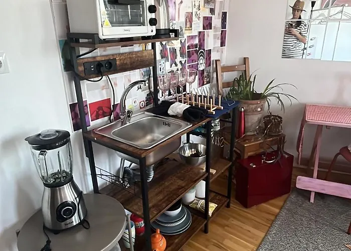 Artsy Studio, Self Check-in! *