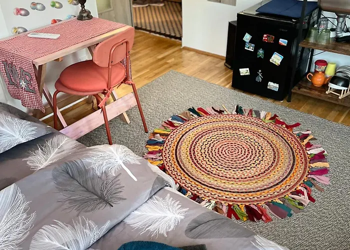Artsy Studio, Self Check-in! Apartment Bucharest