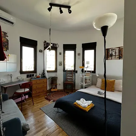 Artsy Studio, Self Check-in! * Bukareszt