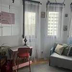 Artsy Studio, Self Check-in! アパート
